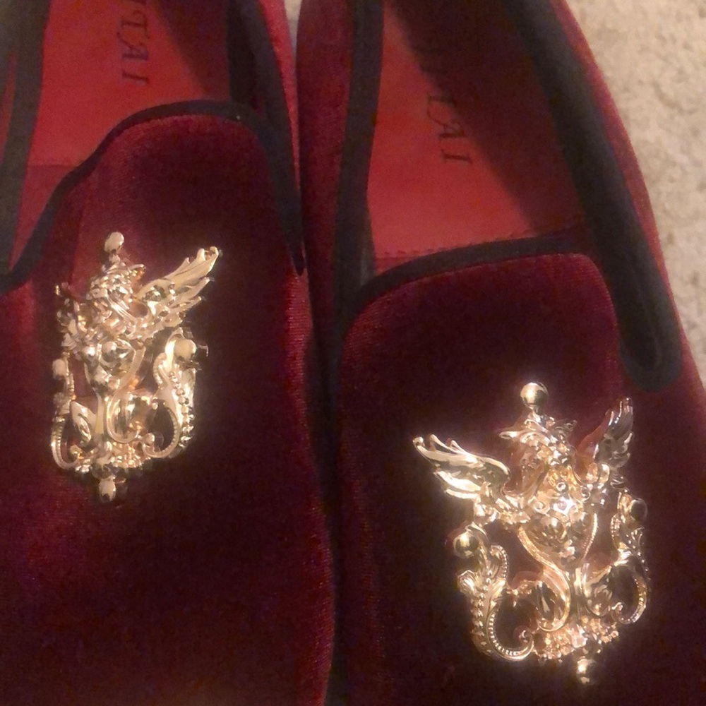 New Sharp velvet loafers w/gold accents - Picture 2 of 4